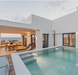 3 bedroom penthouse apartment with pool in Chania town, sleeps 6